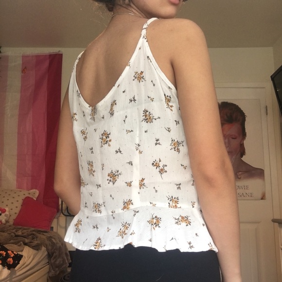 summer tank top 🌻 - Picture 3 of 4